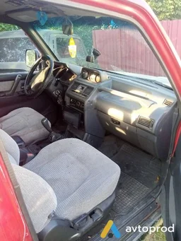 Photo 2 - Mitsubishi Pajero 1997