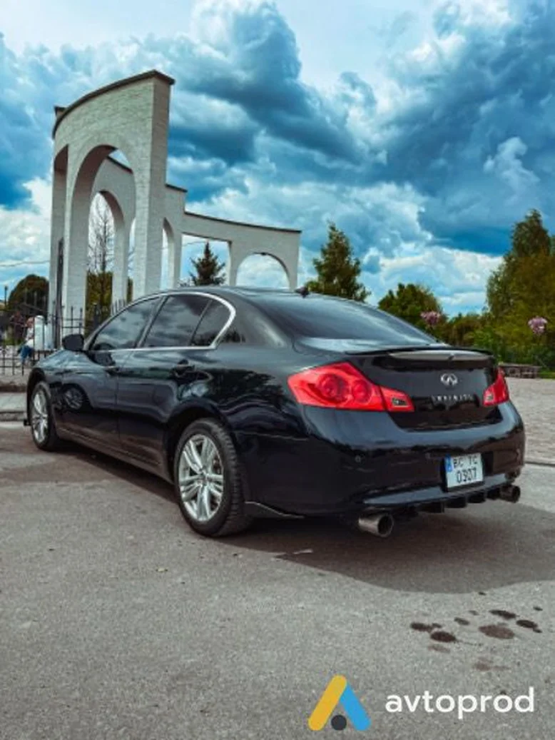 Фото 1 - Infiniti G37 2011