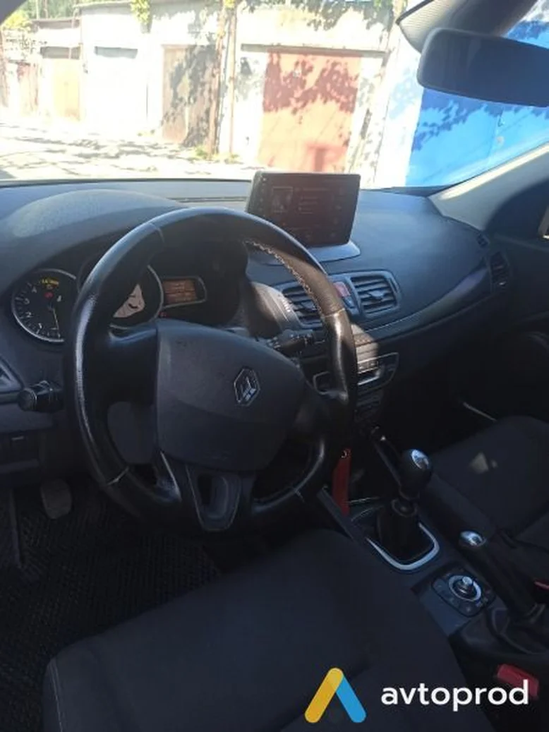 Фото 4 - Renault Megane 2011