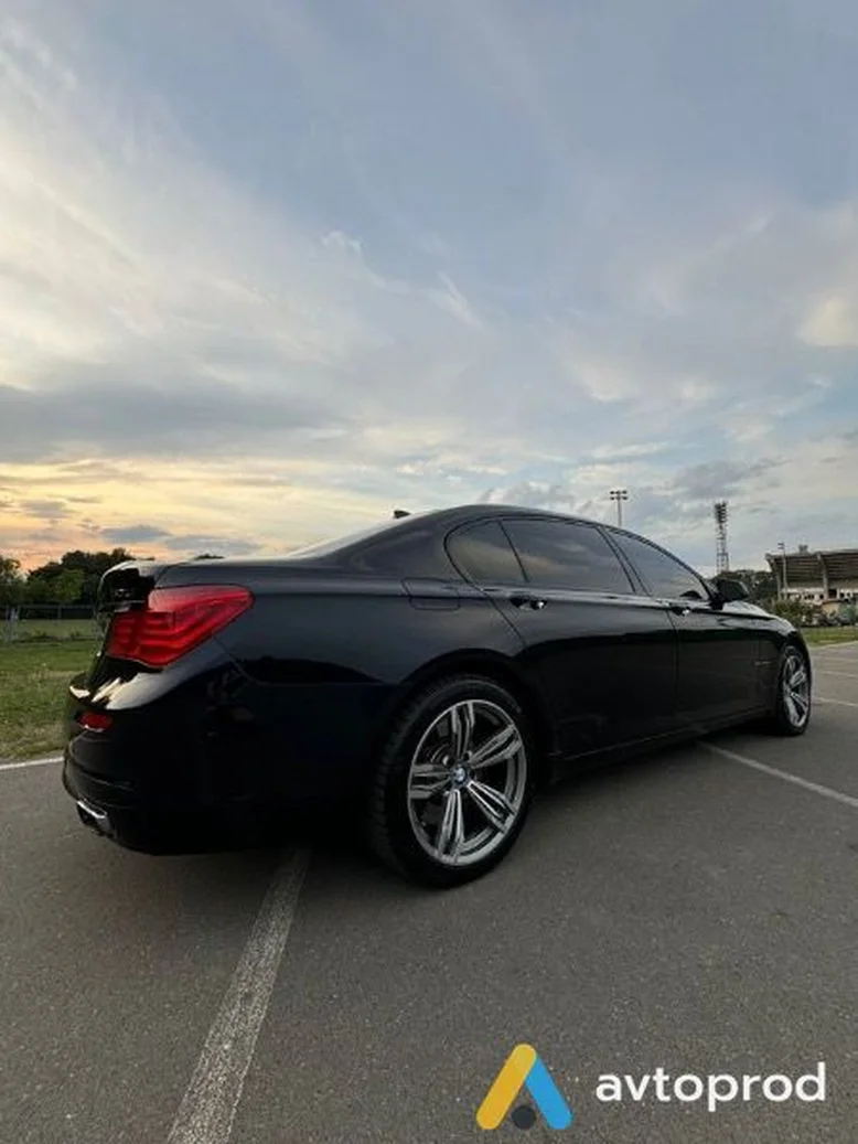 Фото 2 - BMW 7er 2011