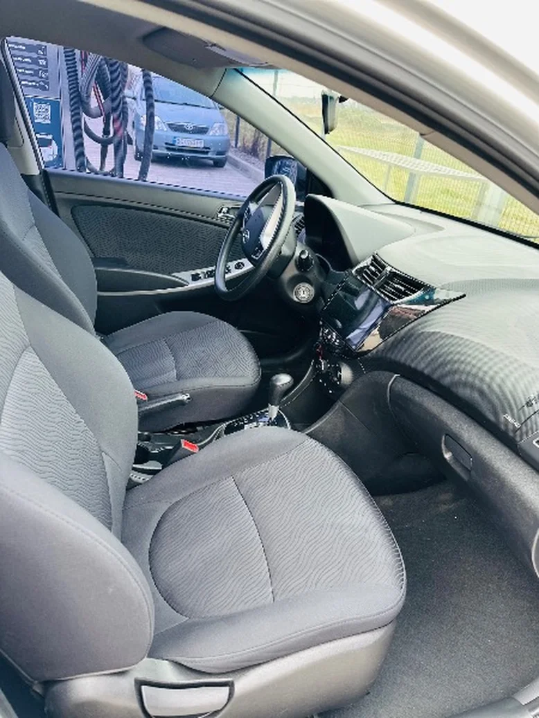 Фото 4 - Hyundai Accent 2012