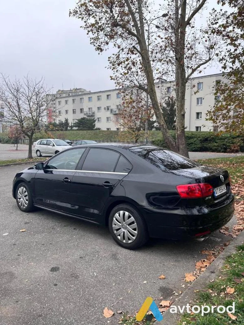 Фото 2 - Volkswagen Jetta 2013