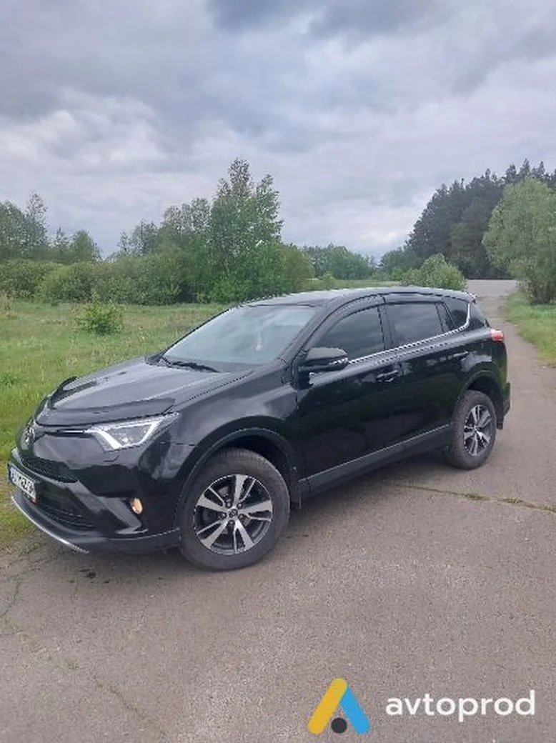 Фото 1 - Toyota RAV 4 2017