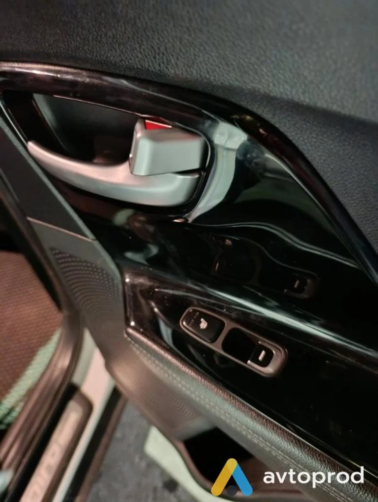 Фото 2 - Kia Niro 2017