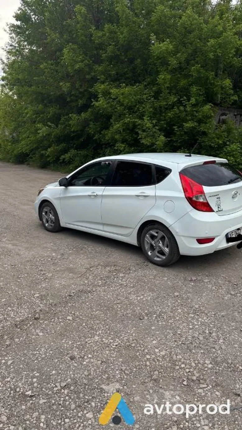 Photo 4 - Hyundai Accent 2014