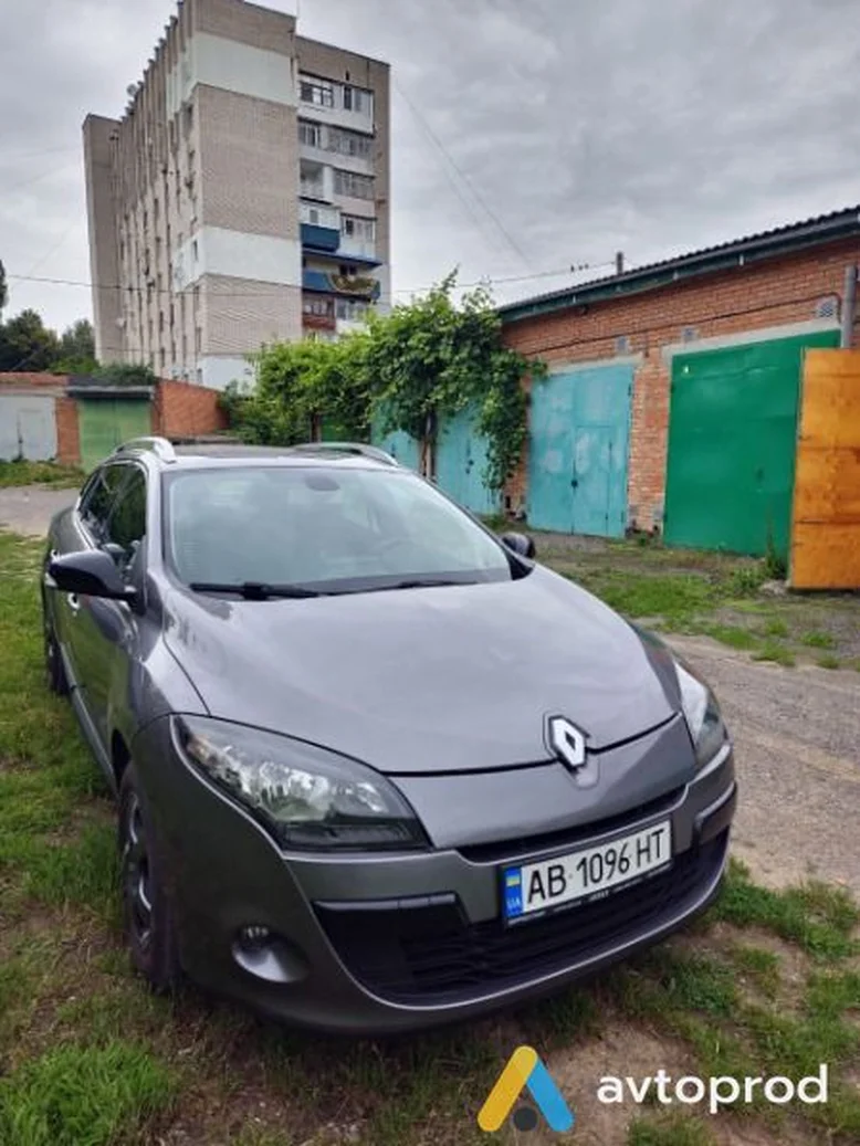 Фото 1 - Renault Megane 2011