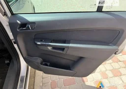 Photo 4 - Opel Zafira 2014