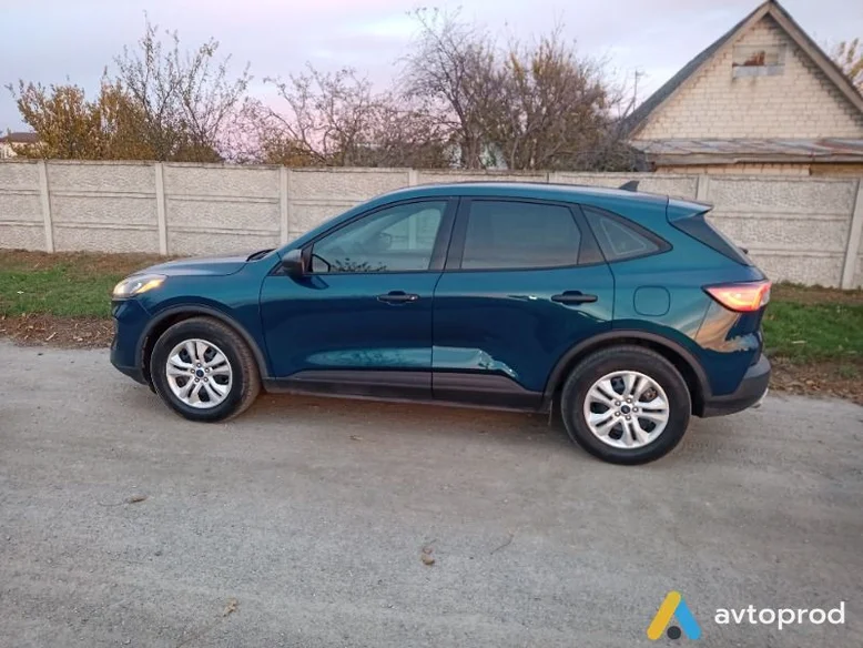 Фото 4 - Ford Escape 2020