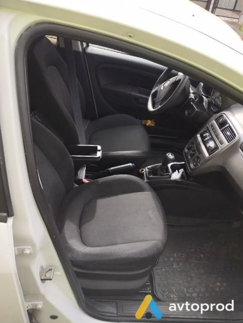 Фото 1 - Fiat Punto 2013