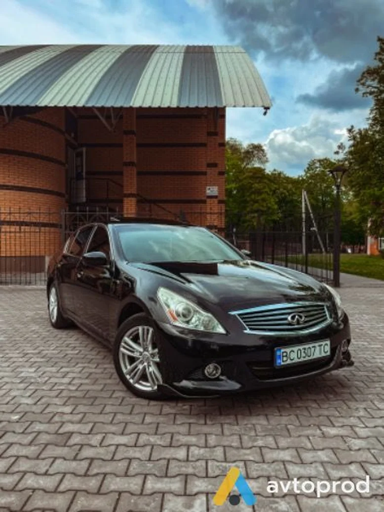 Фото 2 - Infiniti G37 2011