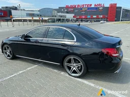 Фото 3 - Mercedes-Benz E-class 2019