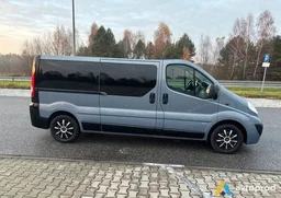 Фото 2 - Opel Vivaro 2011