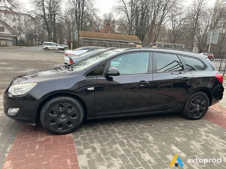 Фото 1 - Opel Astra 2011