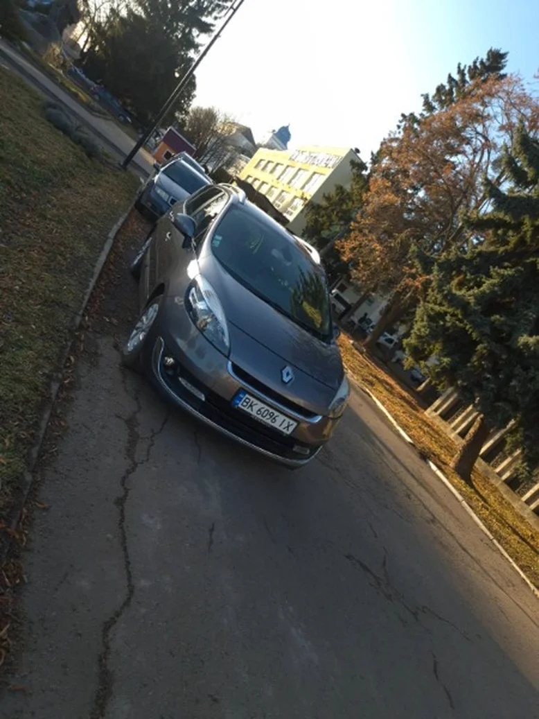 Фото 1 - Renault Grand Scenic 2012