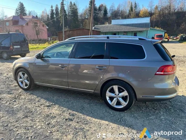 Фото 3 - Volkswagen Passat 2011