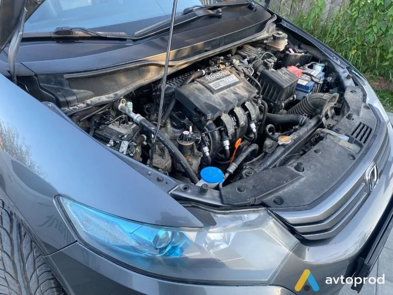 Фото 3 - Honda Insight 2010