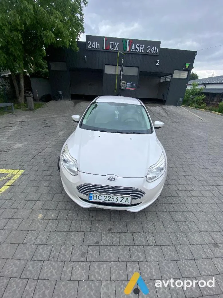 Фото 2 - Ford Focus 2012