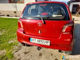 Фото 3 - Toyota Yaris 2001