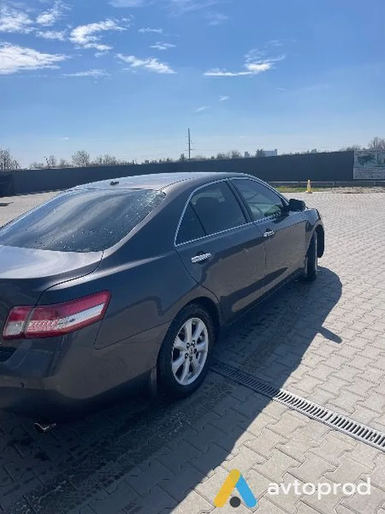 Фото 1 - Toyota Camry 2011