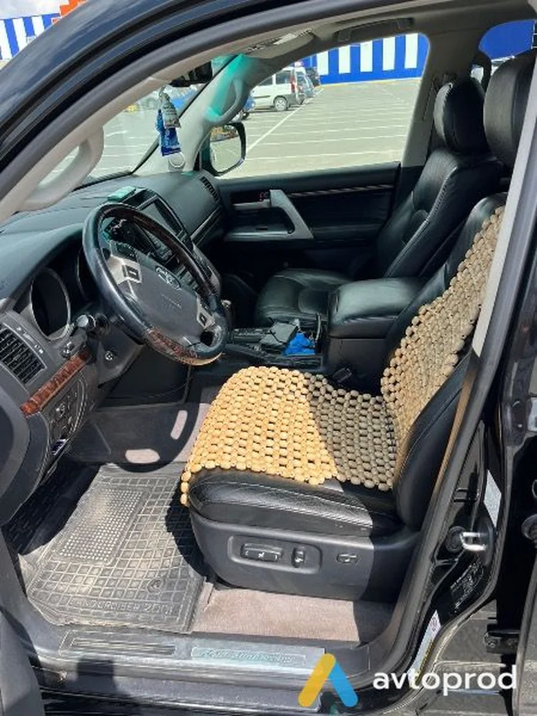 Фото 4 - Toyota Land Cruiser 2011