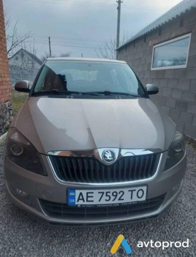Фото 1 - Skoda Fabia 2015