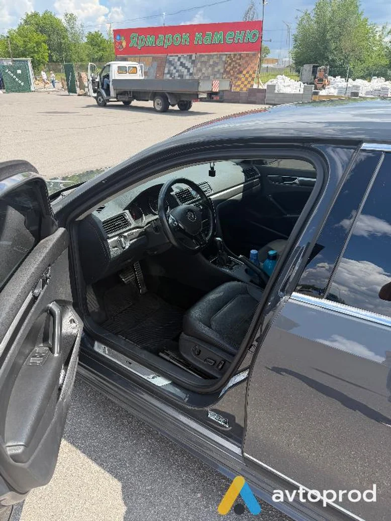 Photo 4 - Volkswagen Passat 2017