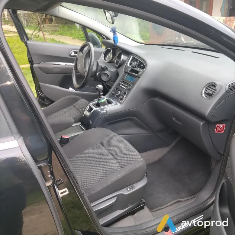 Photo 3 - Peugeot 5008 2011