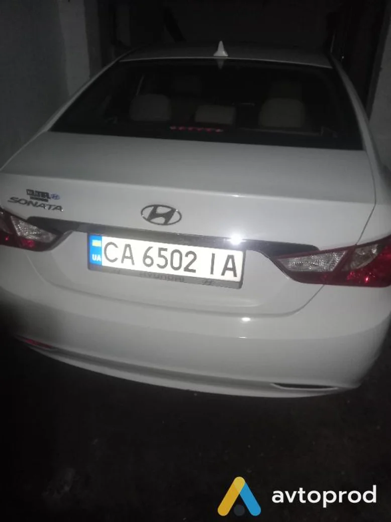 Фото 1 - Hyundai Sonata 2011