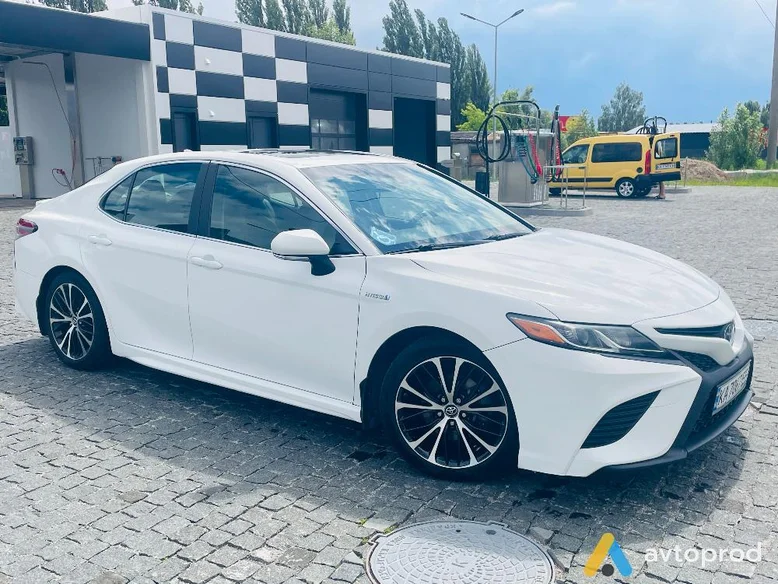 Фото 1 - Toyota Camry 2018