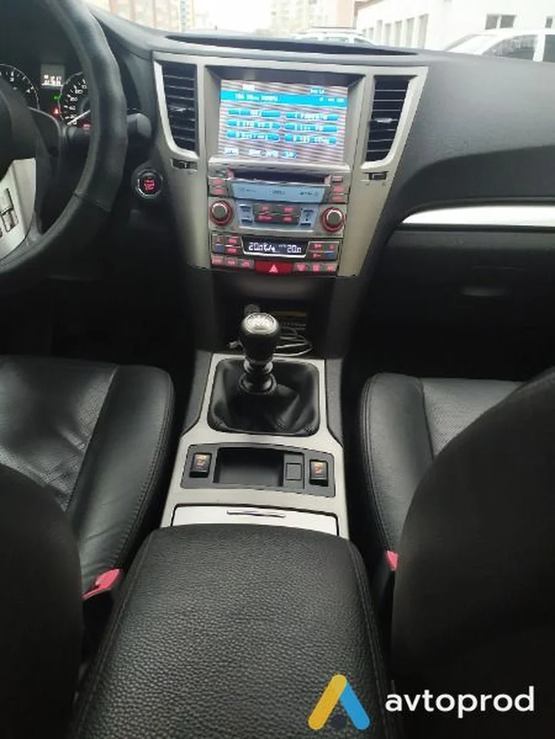 Фото 3 - Subaru Outback 2010