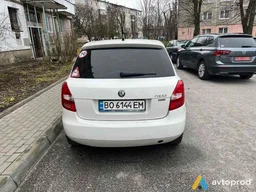 Photo 2 - Skoda Fabia 2012