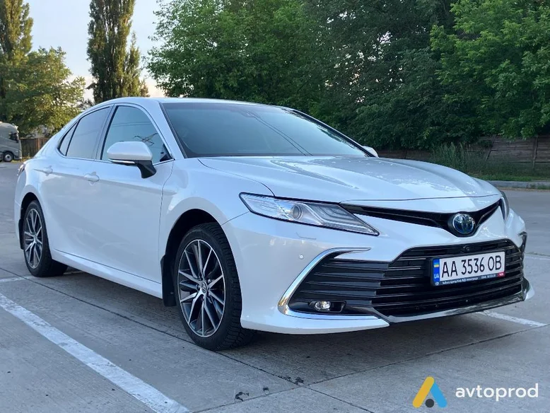 Фото 3 - Toyota Camry 2021