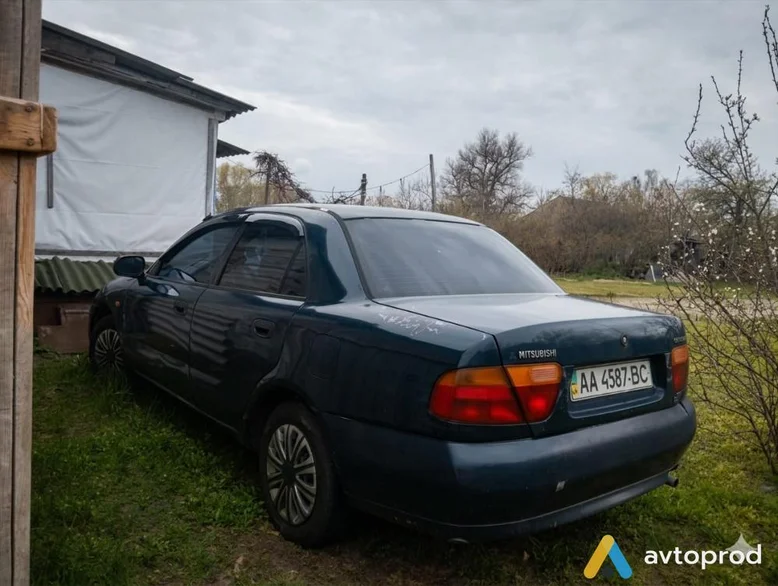 Фото 2 - Mitsubishi Carisma 1995