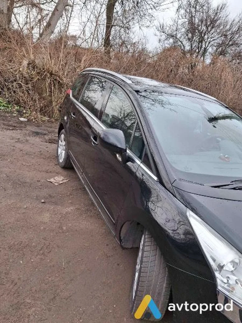 Фото 3 - Peugeot 5008 2012