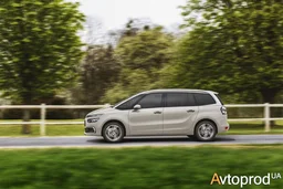 Фото 4 - Citroen C4 2018