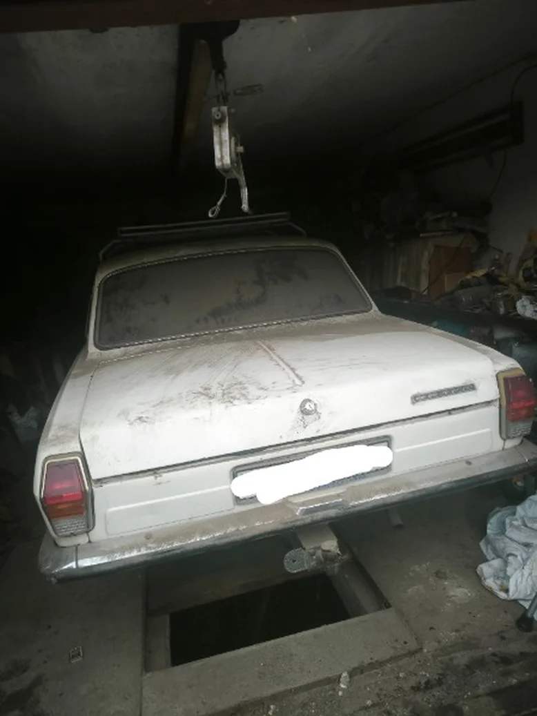 Фото 1 - GAZ 2410 1992