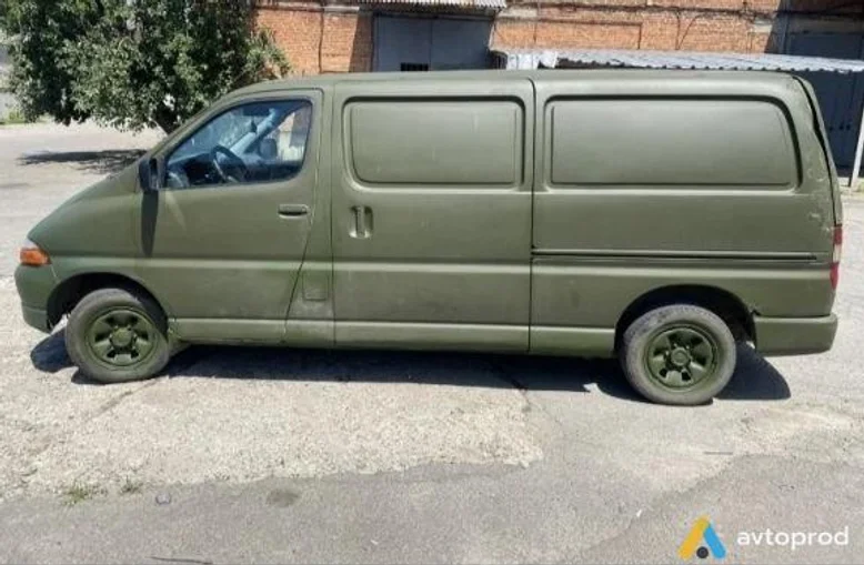 Фото 2 - Toyota Hiace 2003