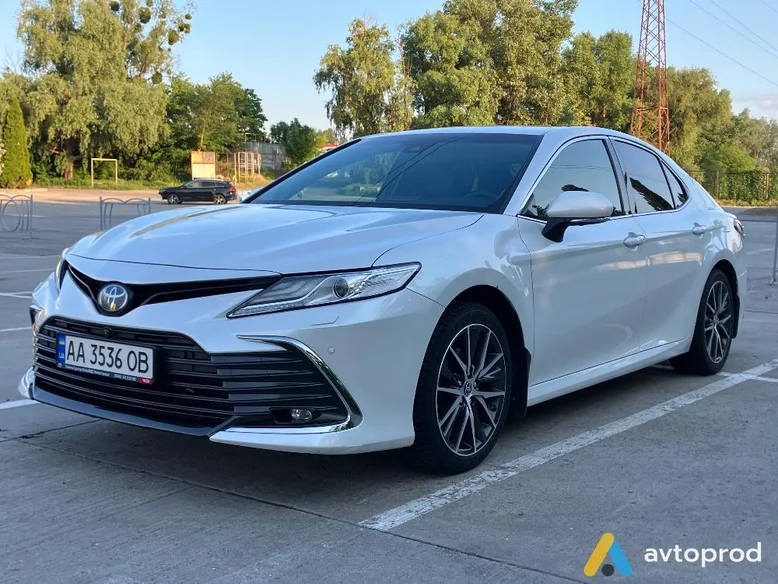 Фото 1 - Toyota Camry 2021