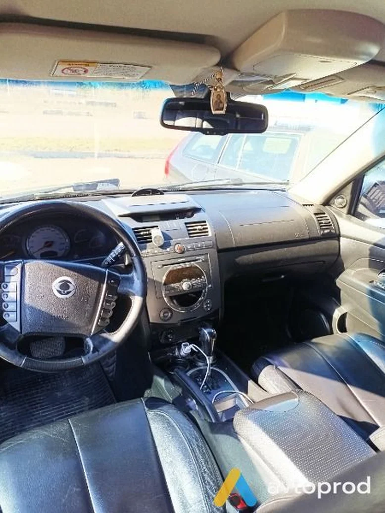 Фото 3 - SsangYong Rexton 2011