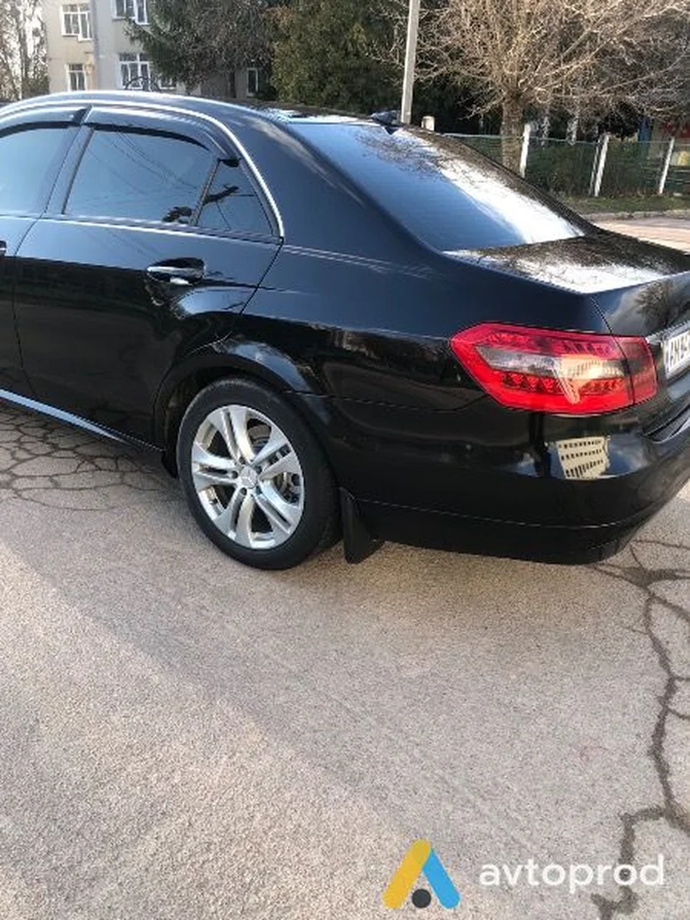 Фото 4 - Mercedes-Benz E-class 2010