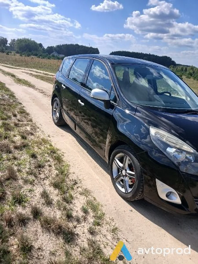 Фото 2 - Renault Scenic 2011