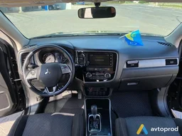 Фото 3 - Mitsubishi Outlander 2017