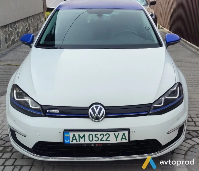 Фото 1 - Volkswagen Golf E 2015