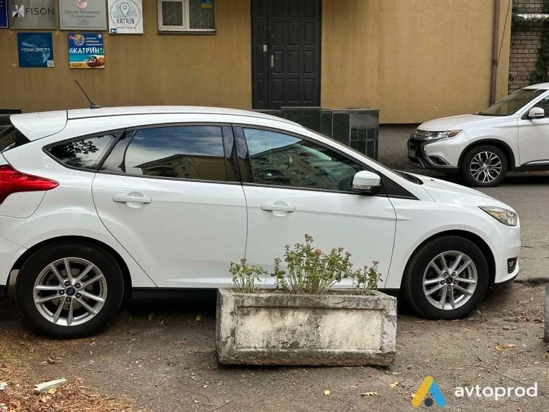 Фото 4 - Ford Focus 2017