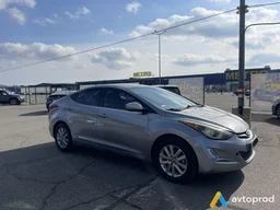 Photo 4 - Hyundai Elantra 2013