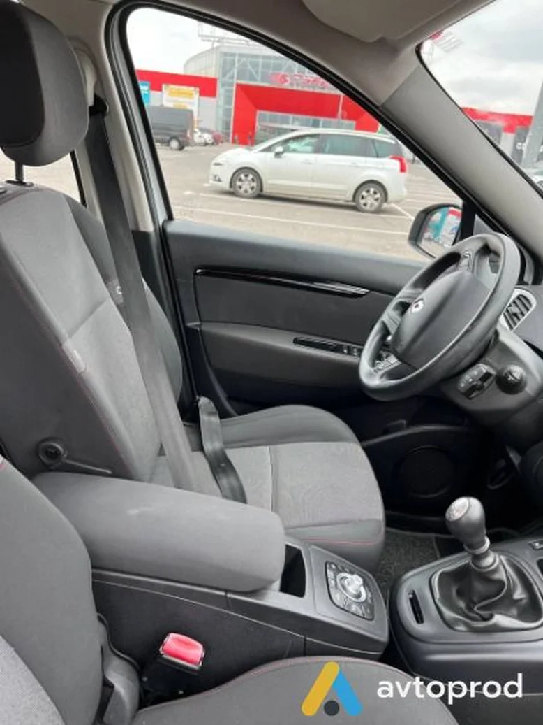 Фото 4 - Renault Scenic 2012