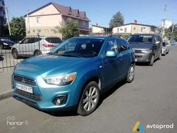 Photo 2 - Mitsubishi Outlander 2013