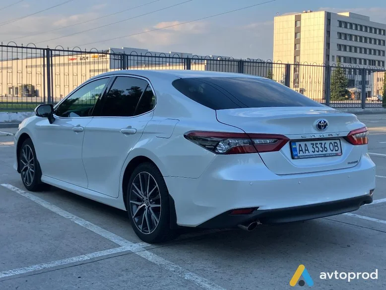 Фото 4 - Toyota Camry 2021
