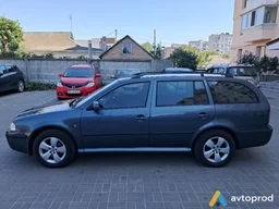 Photo 2 - Skoda Octavia 2010