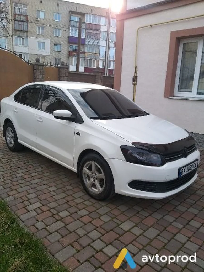 Фото 2 - Volkswagen Polo 2011